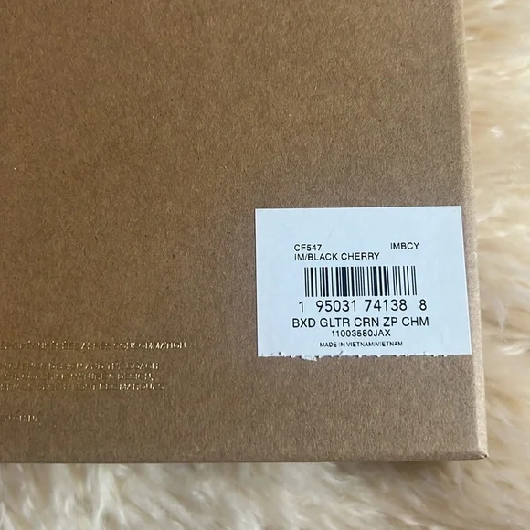 NWT. Coach Zip Wristlet. - Picture 5 of 7